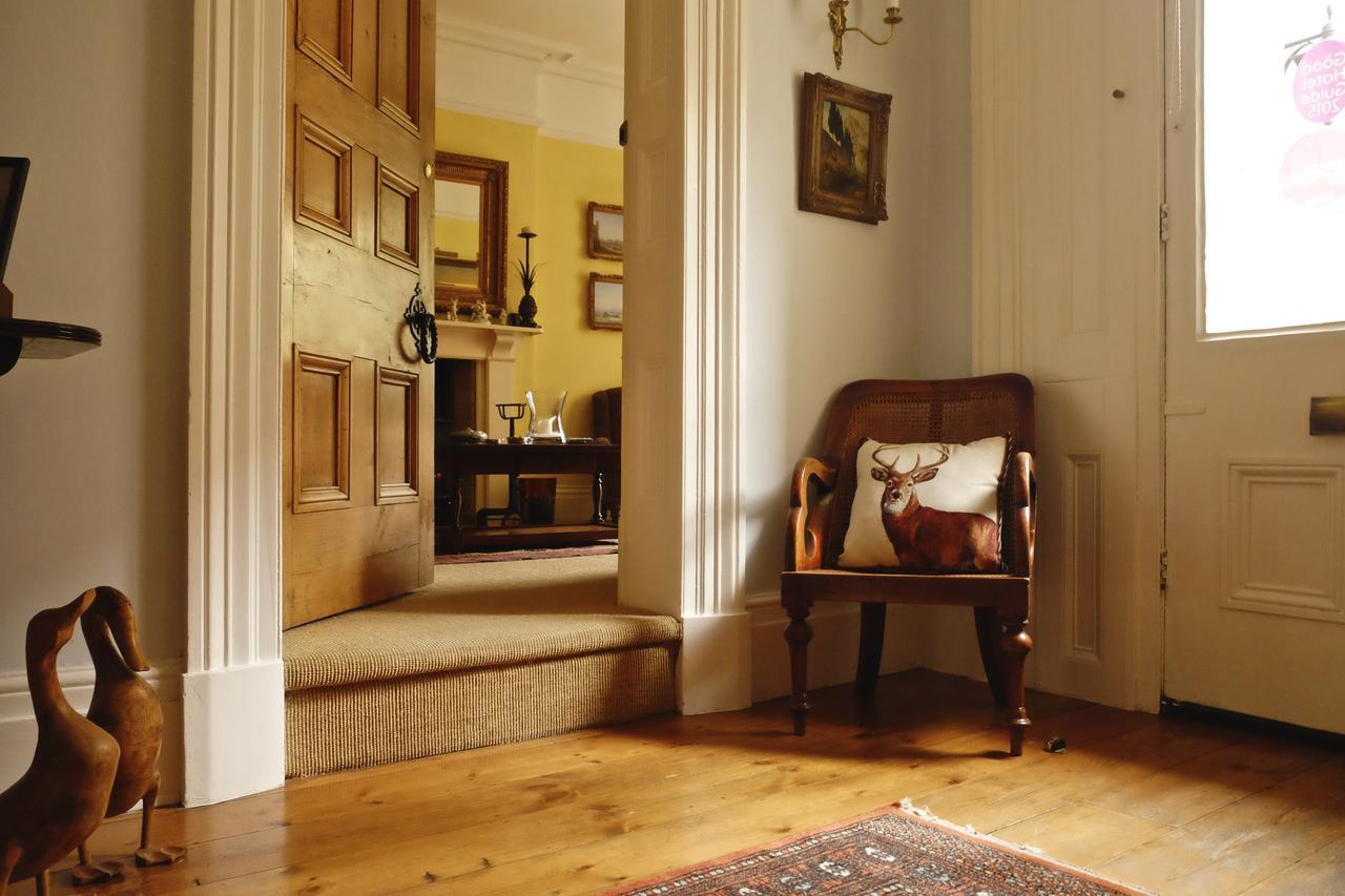 Couette-café The Library House